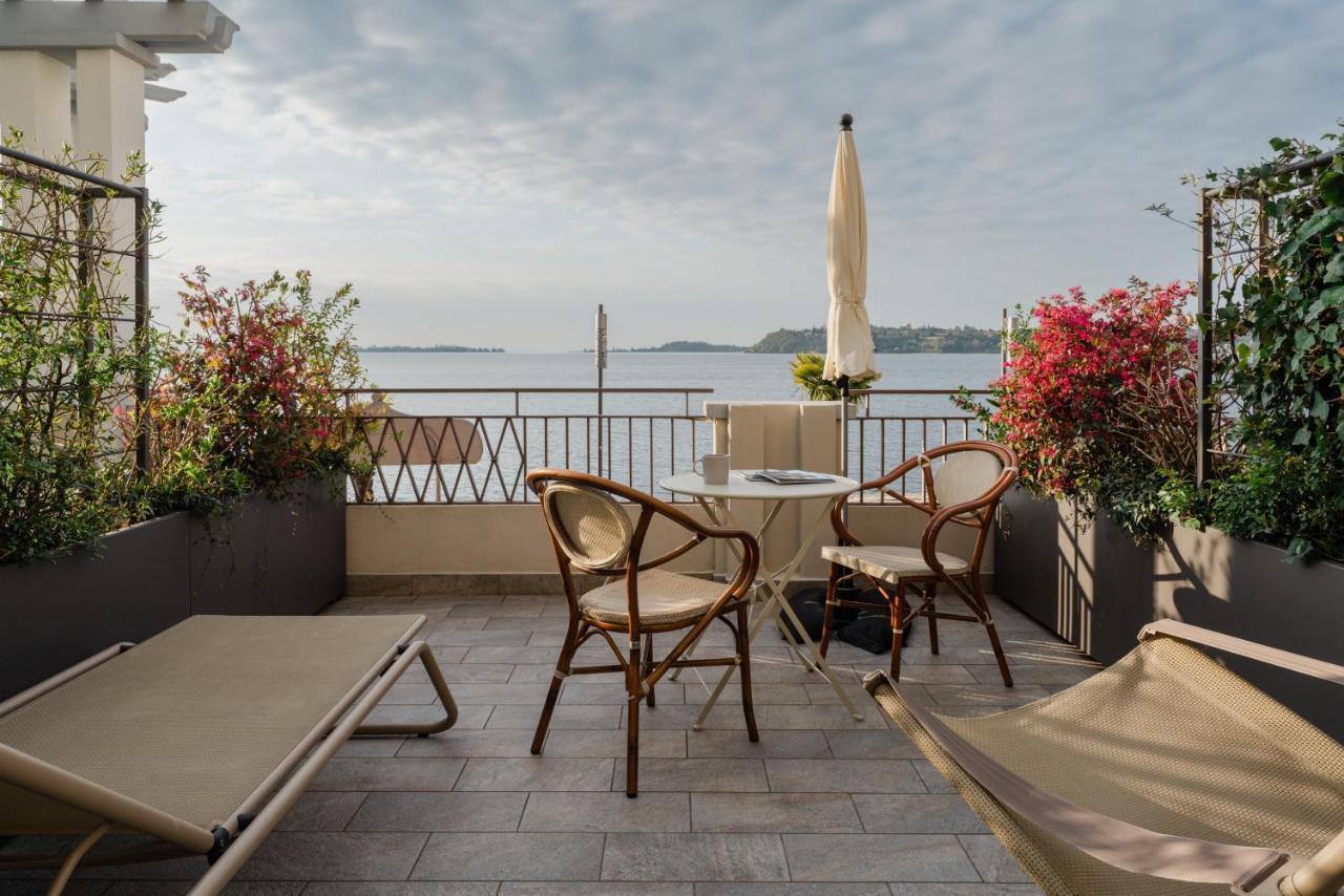 Hotel Du Lac ガルドーネ・リヴィエラ エクステリア 写真