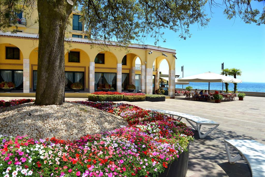 Hotel Du Lac ガルドーネ・リヴィエラ エクステリア 写真
